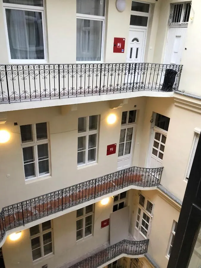 Pau18 Apartments Budapest 0*,